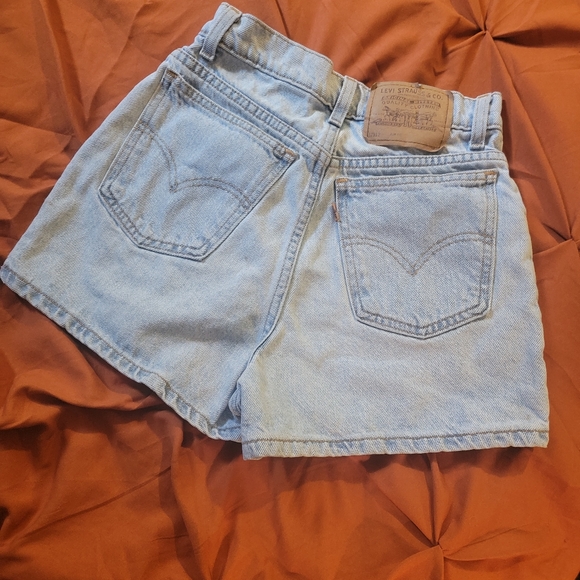 90's Orange Tab Levi shorts light wash - Picture 2 of 9
